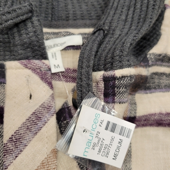 NEW Maurices Cabin Plaid Hooded Boyfriend Shirt Size Medium - Picture 3 of 6